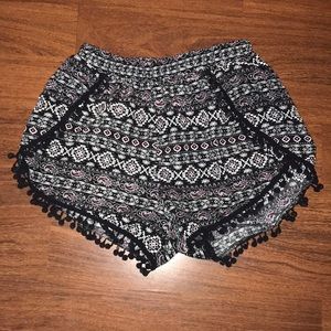 ‼️Black tribal print shorts‼️